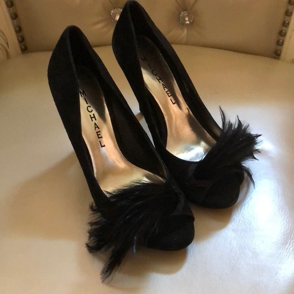 MICHAEL KORS Black Suede Peep Toe Pumps Shoes Size 6, feather accent at toes - Picture 1 of 6